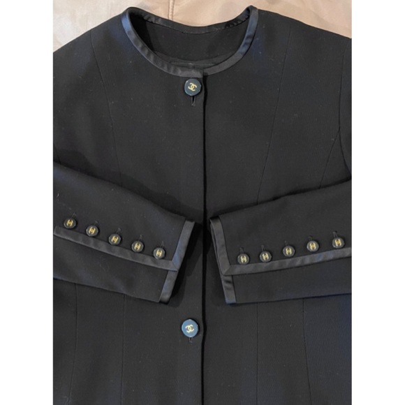 ✨Vintage CHANEL 1994 Collection CC Logo Black Wool Suit Jacket Blazer Coat - Picture 16 of 16